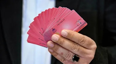 توقیف-پژو-405-با-176-کارت-سوخت-کشف-محموله-مشکوک-در-سیریک