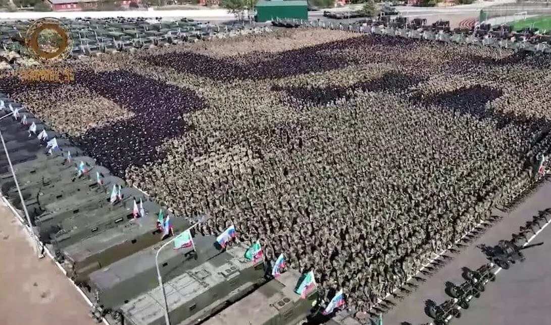۲۰ هزار جنگجوی چچنی در جشن تولد پوتین شرکت کردند + فیلم