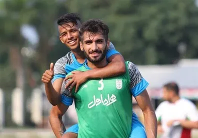 آغاسی-در-3-راهی-پرسپولیس-استقلال-و-تراکتور