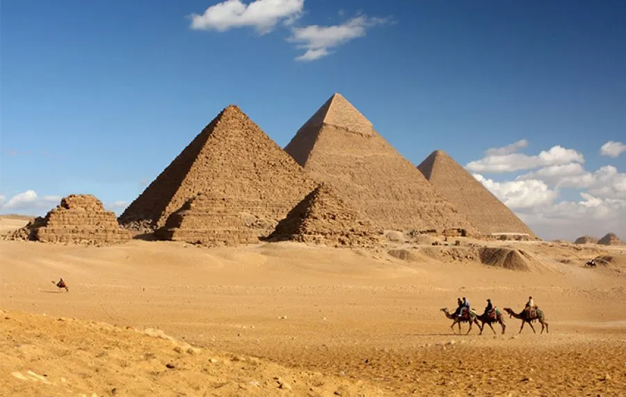 مصر اهرام ثلاثه را به امارات فروخت!