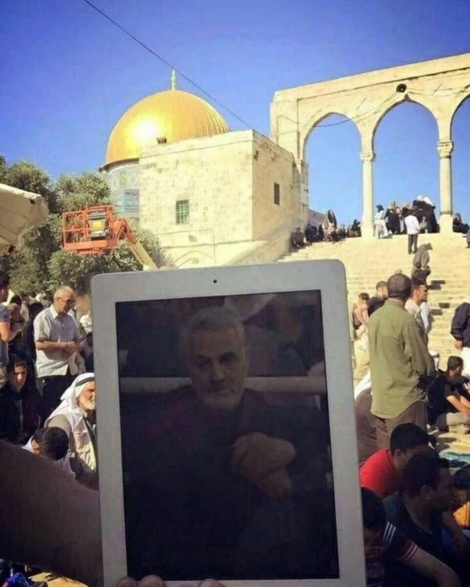 عکس جالب سردار سلیمانی در قدس اشغالی