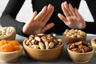 میان-وعده-های-ممنوعه-ای-که-در-واقع-سالم-هستند-حقیقت-درباره-کراکر-انگور-و-پاپ-کورن