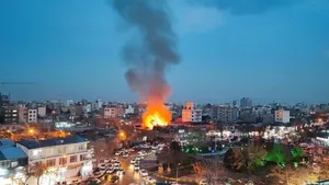 مهار آتش سوزی انبار چوب در مشهد + فیلم