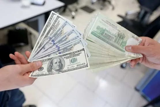 چرا باید دلار بخرید؟