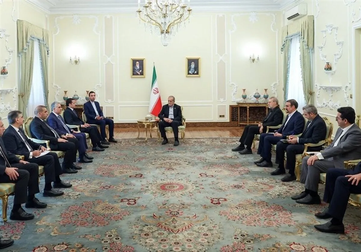 Pezeshkian Urges Completion of Iran-Iraq Railroad