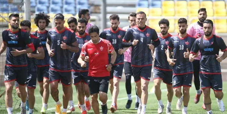 بازیکن پرسپولیس یک هوادار را زیر گرفت!