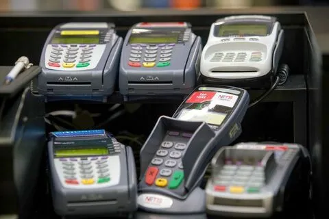 سوء استفاده از کارتخوان‌ها در مناطق آزاد