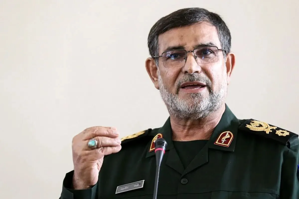 فرمانده نیروی دریایی سپاه: تنگه هرمز بسته می‌ماند