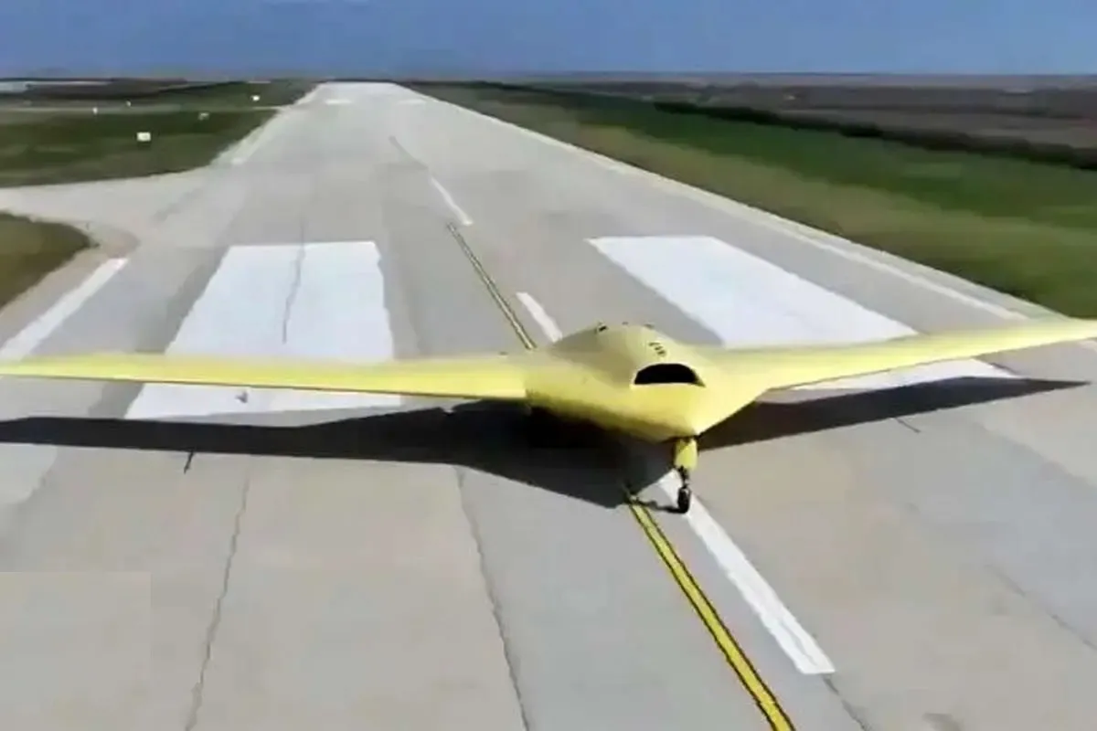 بمب‌افکن بدون‌سرنشین چین / پهپاد CH-۷ چین آسمان اقیانوس آرام را فتح کرد