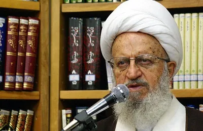 تذکر آیت الله مکارم به منتقدان توافق ژنو