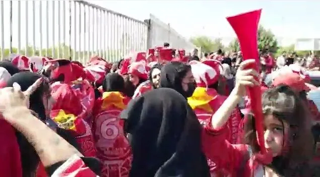 بلیت ۵۰۰ هزار تومانی بازی پرسپولیس برای بانوان!