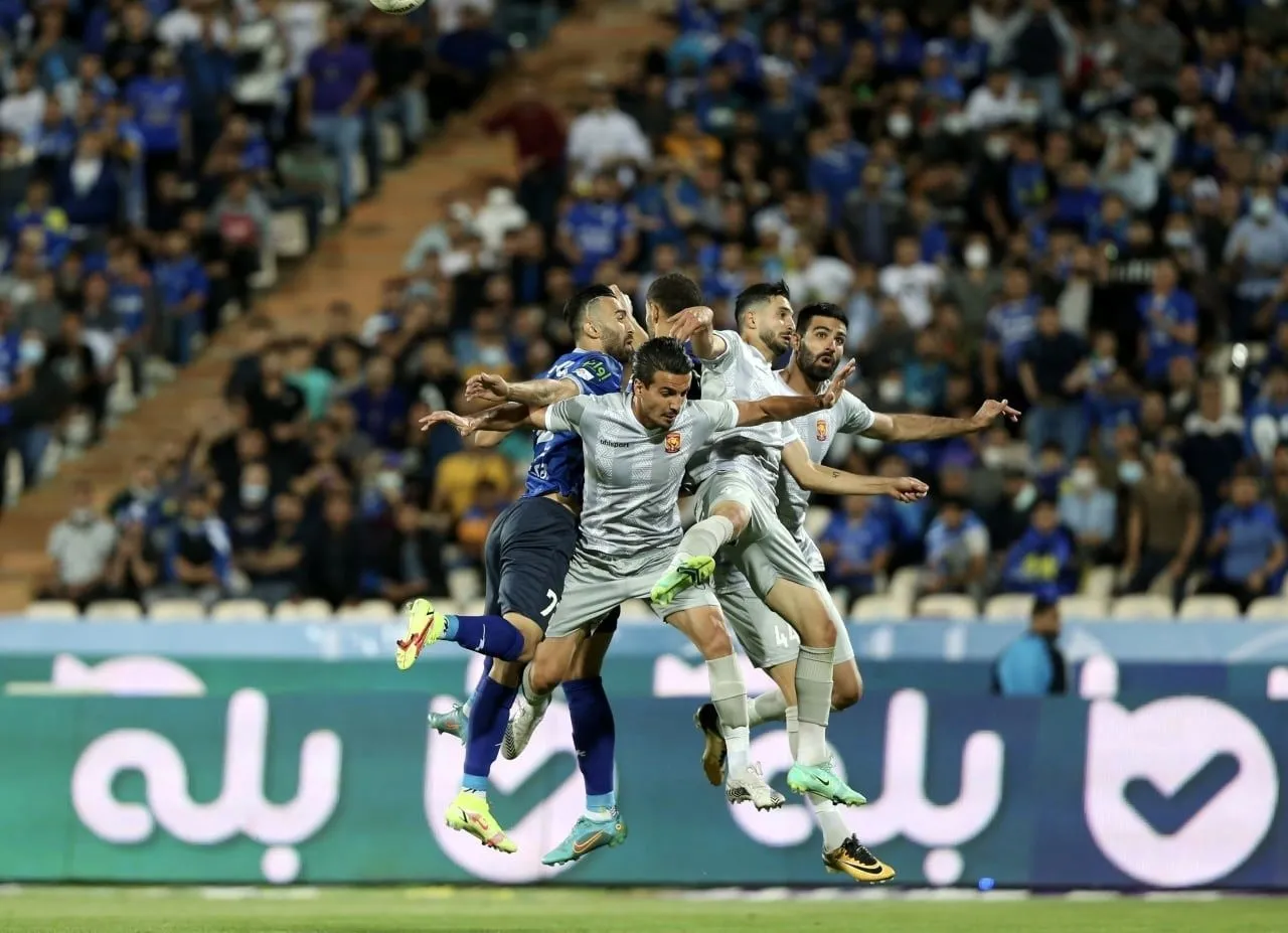 مشهدی‌ها اجازه ورود تماشاگر را ندارند!