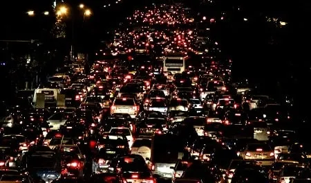 ترافیک در آزادراه تهران - کرج سنگین است