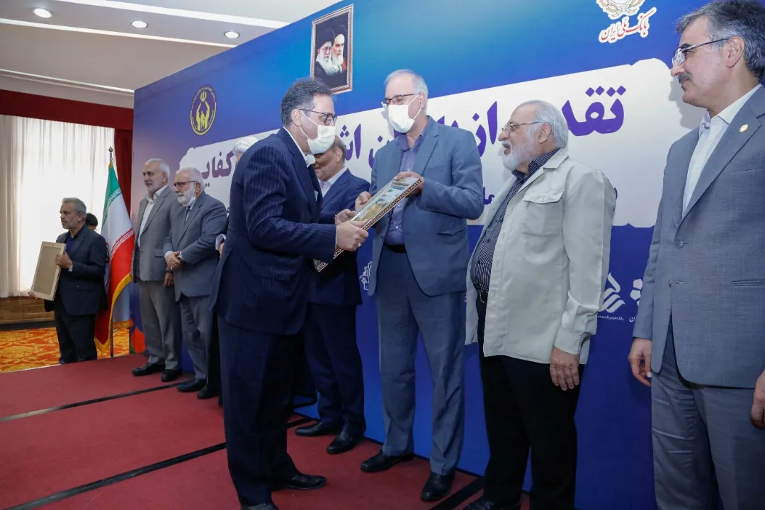 تقدیر از بانک اقتصادنوین به عنوان یاور اشتغال و خودکفایی