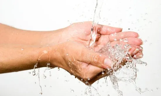 چرا پوست انسان ضد آب است؟‌
