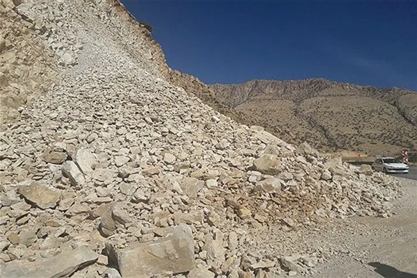 ریزش کوه 2کشته و مجروح برجای گذاشت