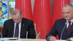 چرت زدن اردوغان در برنامه زنده تلویزیونی +عکس