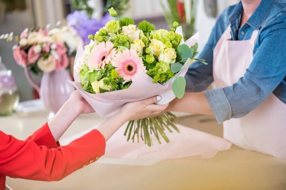 معرفی بازار گل و گیاه آجودانیه