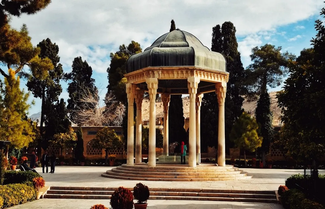 فال حافظ امروز یکشنبه ۳۰ مرداد + تفسیر دقیق