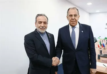 Araqchi, Lavrov Discuss Global Developments