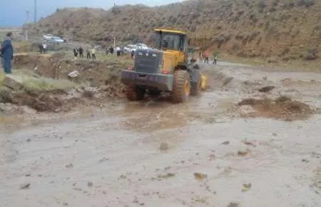 نجات ۷۰ نفر از سیلاب تالاب جازموریان