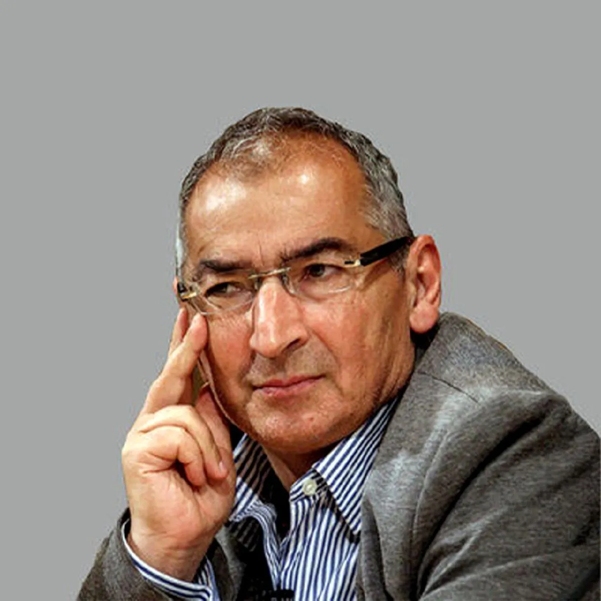 زیباکلام : اگر جنگ شود اولین نفری هستم که لباس نظامی می‌پوشم و به جبهه می‌روم + فیلم