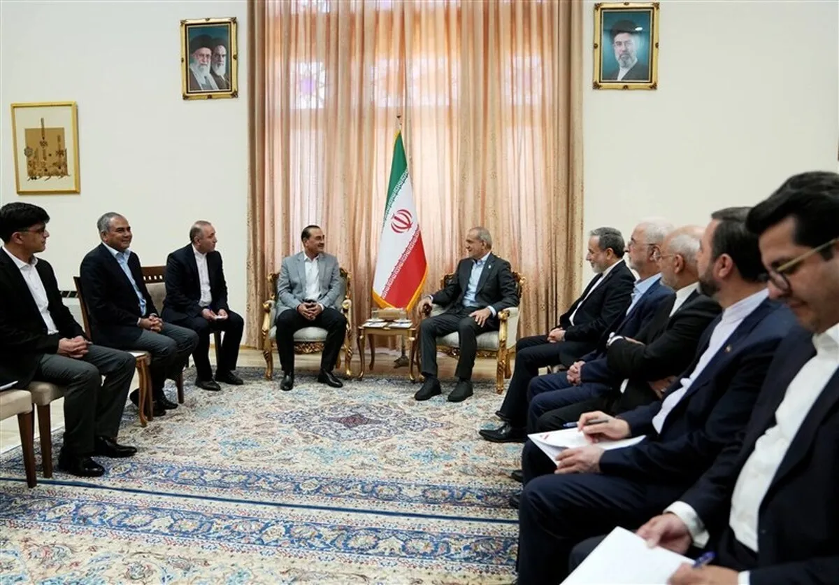 Pakistan Top General Holds Talks with Senior Iranian Officials in Tehran