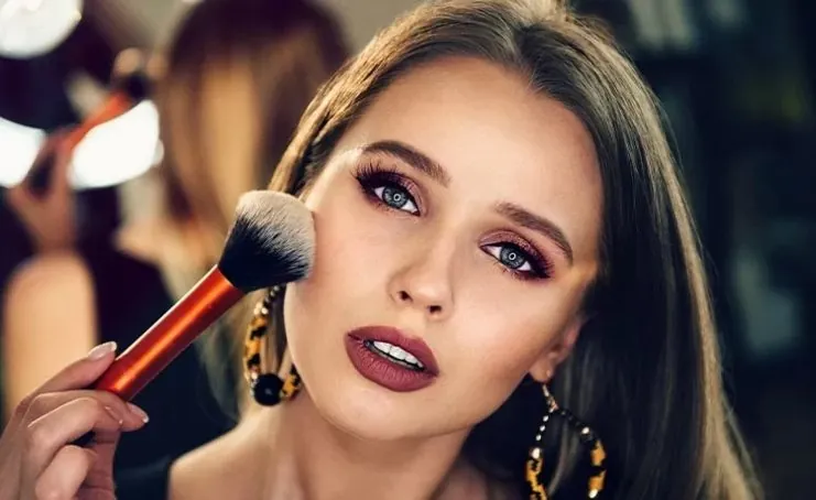 آرایش مخصوص عکاسی؛ اینجوری آرایش کنی در عکس ها زشت میافتی!