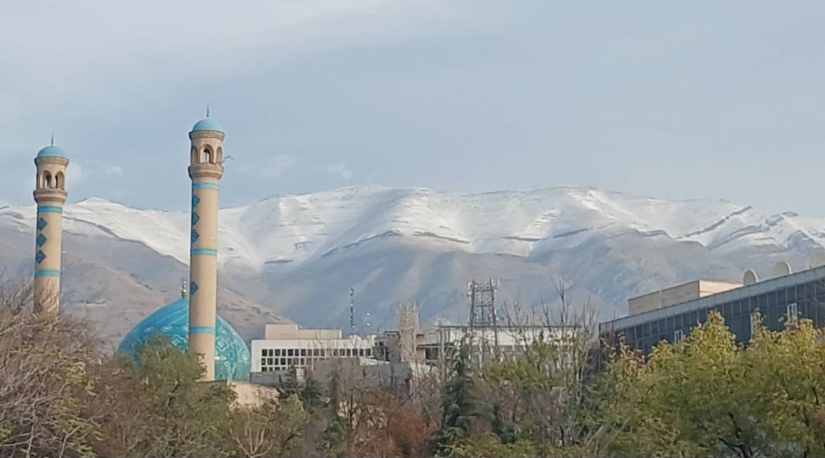 بارش اولین برف پاییز در تهران + عکس