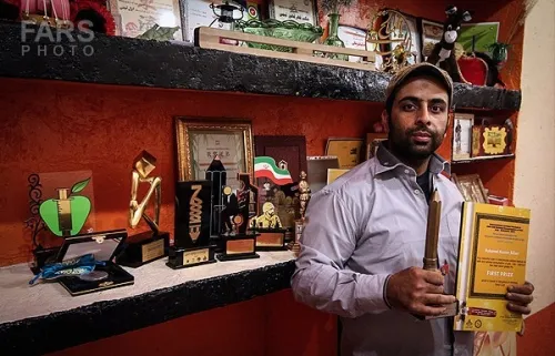 کاریکاتوریست سبزی‌فروش شد!+عکس