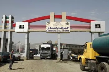 مردم معترض اقلیم کردستان دو گذرگاه خود با ایران را بستند