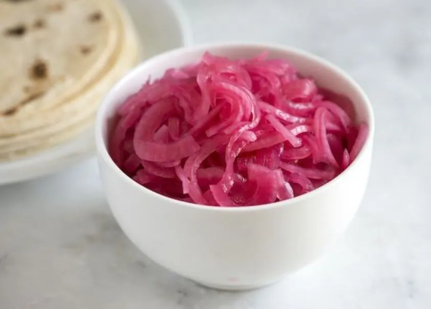 طرز تهیه ترشی پیاز رستورانی / ترشی فوری و خوشمزه