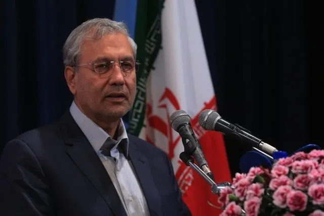 ربیعی از تدابیر دولت برای جلوگیری از انحراف تسهیلات اشتغالزایی خبرداد/ پرداخت وام به طرح&zwnj;های ملی و فراگیر از طریق چهار بانک عامل