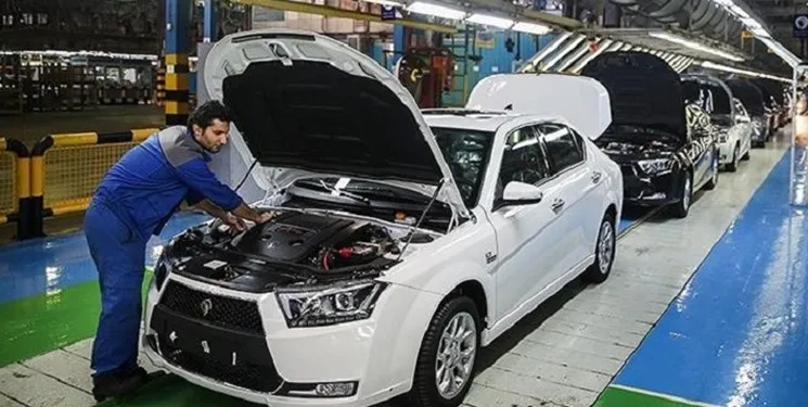 ۶ پیچ بازار خودرو در یک سال