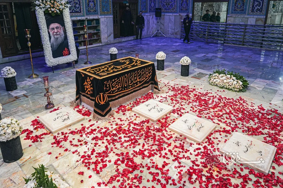 مراسمی که رهبر انقلاب برای پدر شهیدشان برگزار می‌کنند