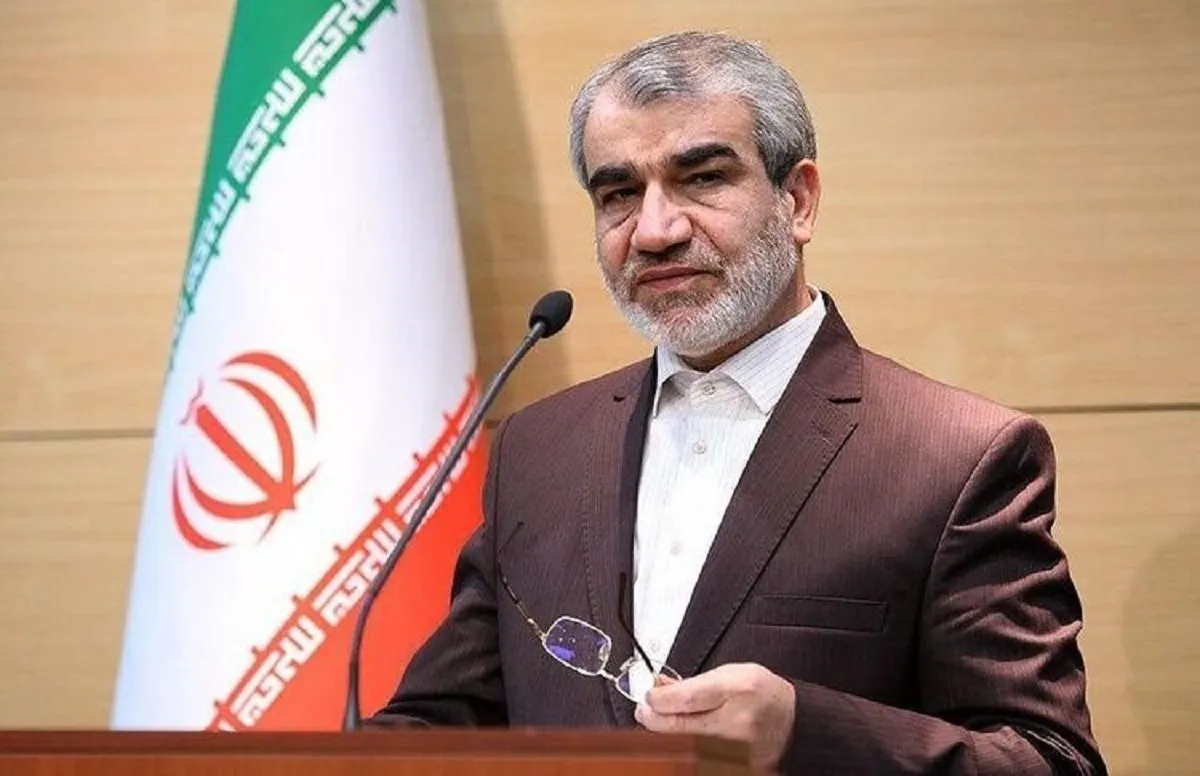کدخدایی: مراقب باشیم در زمین ترامپ بازی نکنیم
