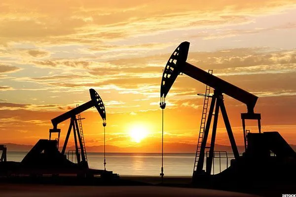 Crude enjoys best weekly gain in years