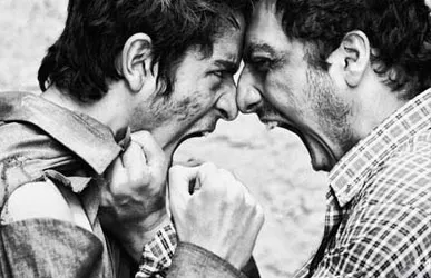 اسیدپاشی روی تماشاگران صحنه دعوا