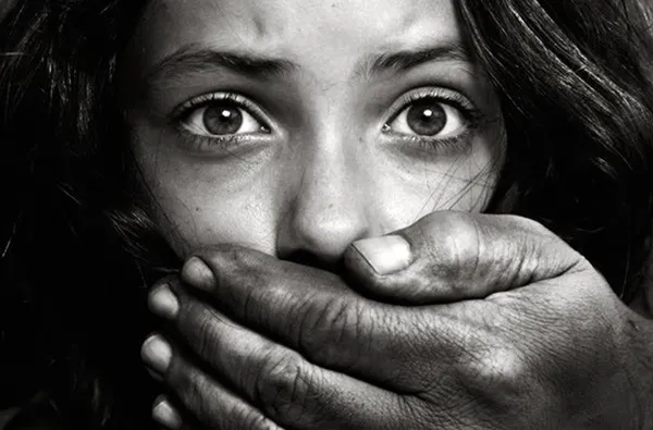 نجات کودک ۲ساله از دست ناپدری