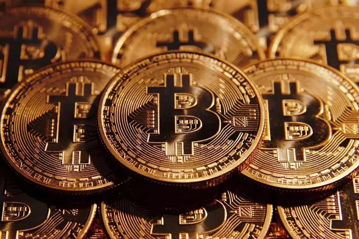 پیش‌بینی قیمت بیت کوین / تارگت ۲۰۰ هزار دلاری نزدیک است؟