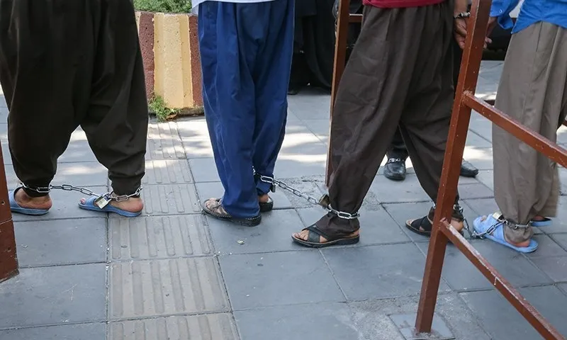 آزار و اذیت زن جوان داخل باغ