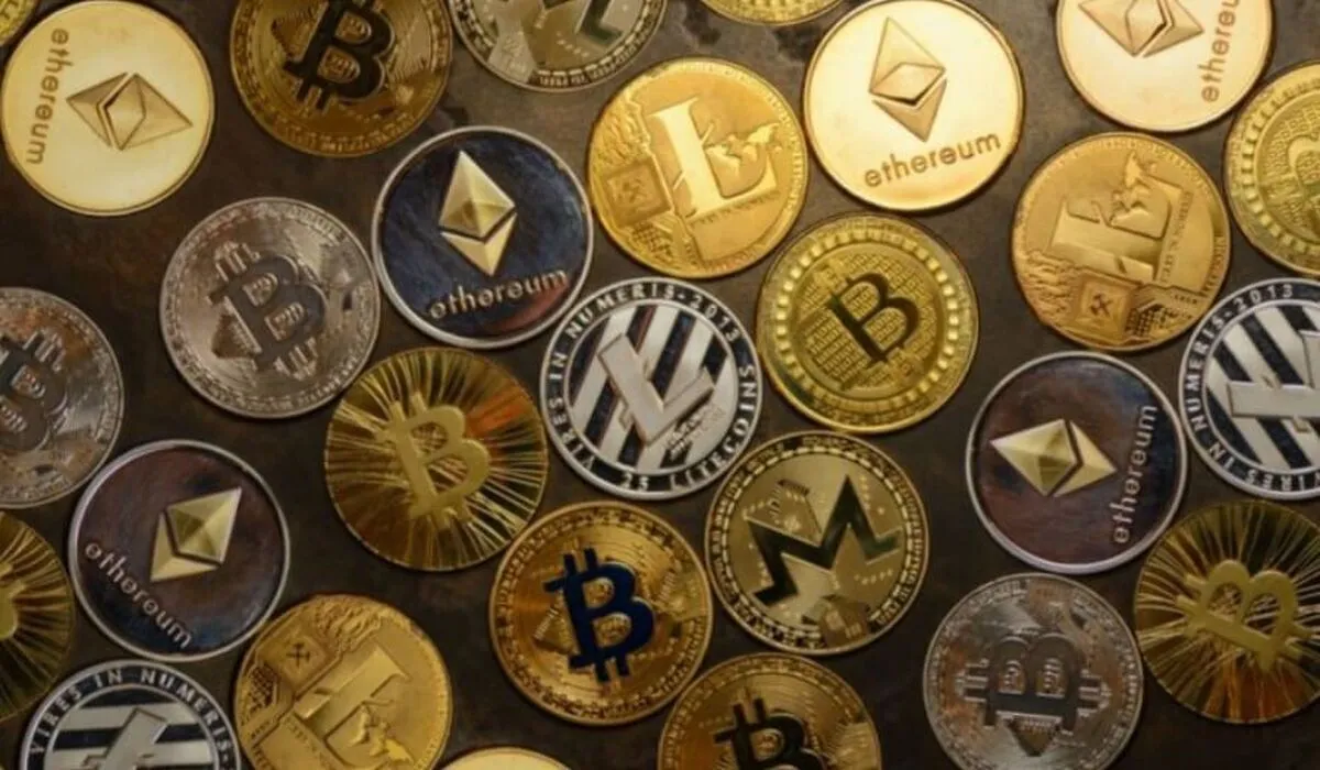 آخرین قیمت رمزارزها/ بیت‌کوین صعود تا پشت مرز ۸۳ هزار دلار و تتر همچنان در مسیر کاهش قیمت