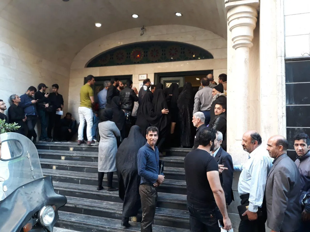 صف طولانی ویزای عراق در تهران +عکس