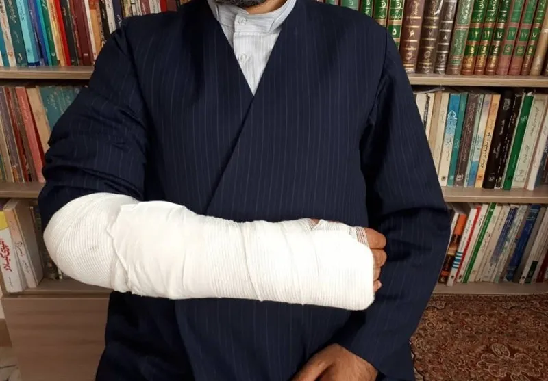 ضرب و شتم یک روحانی دیگر در قم +عکس