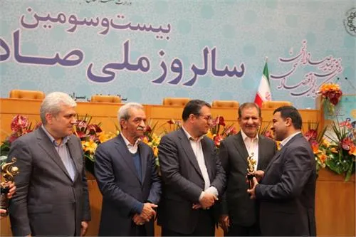 شرکت فولاد خوزستان صادر کننده نمونه کشور شد