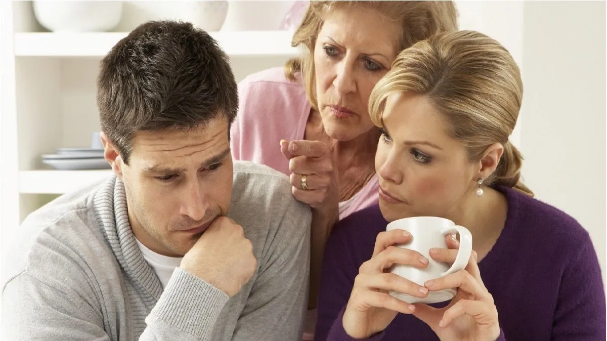 نوعروس ها بخوانند؛ با مادر شوهر حسود چطور رفتار کنیم؟