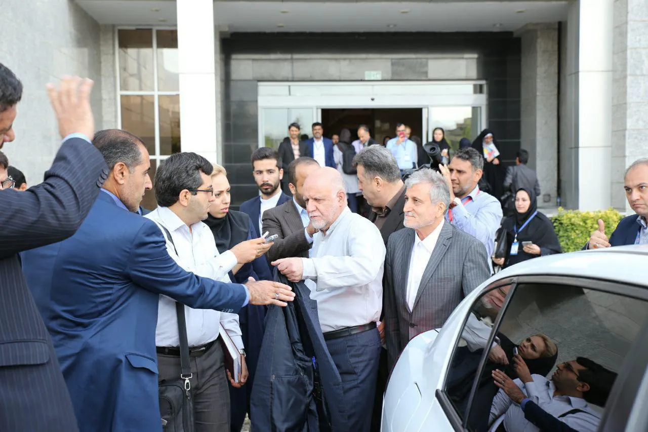 زنگنه: بروز مشکل در دریافت پول صادرات نفت صحت ندارد