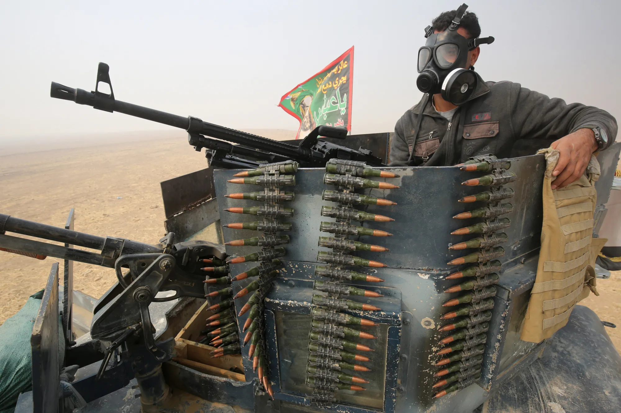 Iraqi army controls main roads out of Mosul, trapping Islamic State