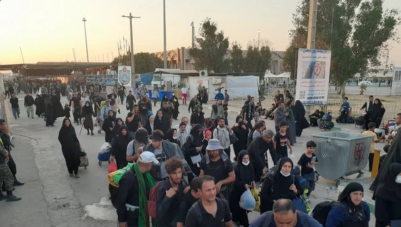 لحظاتی از موج بازگشت زائران به کشور + فیلم