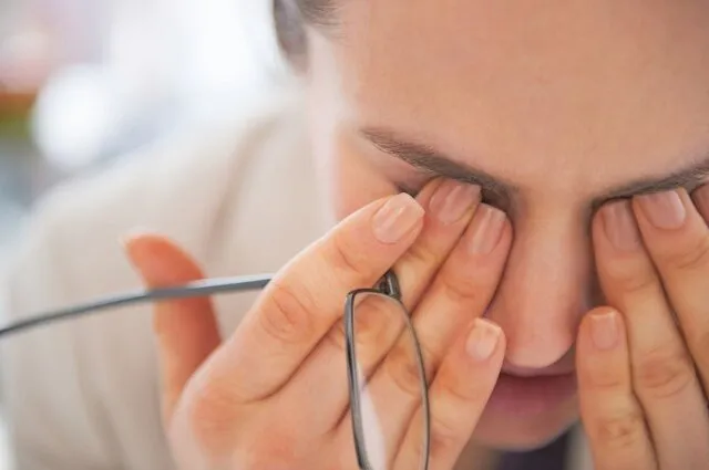 استقبال از قطره چشم جایگزین عینک مطالعه در آمریکا